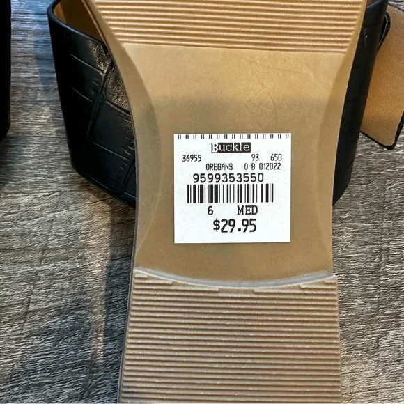 Buckle Soda Oregans Black Buckle Sandals women’s size 6 slip on - Picture 6 of 12